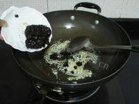 诱人的豆豉蒸排骨做法图解6)
