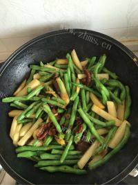 美味的豆角焖面做法图解5)