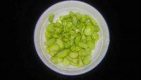 美丽的番茄蚕豆蛋花汤做法图解3)