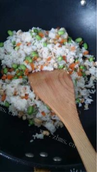 喷香的菠萝炒饭做法图解10)