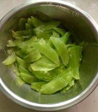 家常菜莴笋肉片做法图解1)