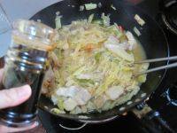 家常菜酸菜猪肉炖粉条
