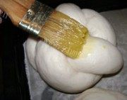 精致的花环夹沙面包做法图解13)