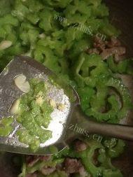苦瓜炒肉（懒人版）
