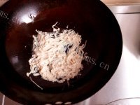 家常菜炝拌金针菇做法图解3)