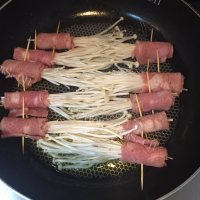 好吃的培根金针菇卷做法图解5)