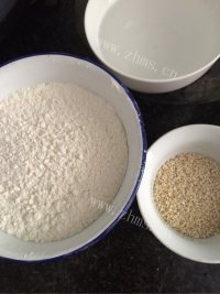 食欲满满的葱油饼做法图解1)