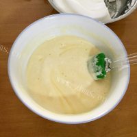 回味无穷的戚风蛋糕做法图解15)