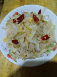 营养棒子面粥配咸菜丝做法图解1)