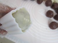 自制豆沙冰皮月饼做法图解10)