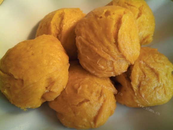 色味俱佳的南瓜馒头