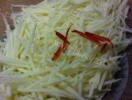 家常菜孜然土豆丝做法图解1)