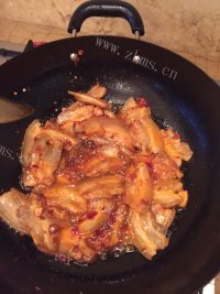 家常菜青椒回锅肉做法图解4)