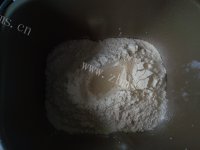 自制可可双色吐司做法图解2)