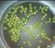 金针菇瘦肉汤做法图解4)