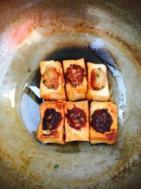 地道的客家酿豆腐做法图解6)