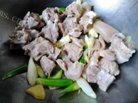 美味的红烧羊肉做法图解6)