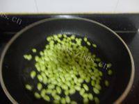 家常菜毛豆炒虾仁做法图解4)