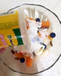 美味的酸奶水果捞做法图解5)