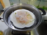 美味的粉丝蒸鱼片做法图解8)