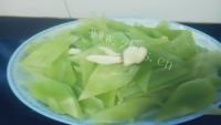 家常菜素炒莴笋片做法图解1)
