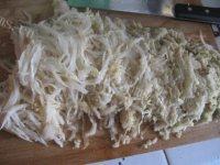 家常菜猪肉酸菜炖粉条做法图解1)