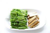 简单的韭菜炒豆干做法图解2)