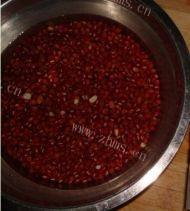 飘香的红豆沙冰皮月饼做法图解1)