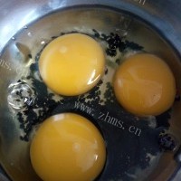鸡蛋芝麻馒头早餐版的做法图解一