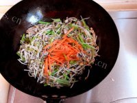家常菜肉炒三丝做法图解7)