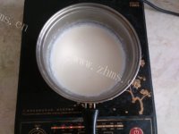 自制脱脂牛奶做法图解6)