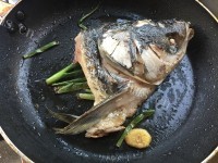 喷香的鱼头豆腐汤做法图解5)