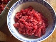美味的南瓜牛肉炒面做法图解5)