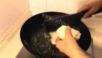 鲜美可口的雪里蕻炖豆腐做法图解8)