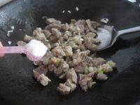 常吃不腻的牛肉炖土豆做法图解7)