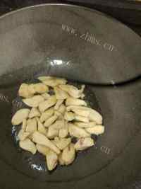 鸡胸肉炒丝瓜做法图解3)