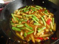美味的土豆豆角焖面做法图解5)