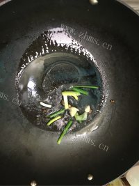 特下饭的猪肉白菜炖粉条做法图解4)