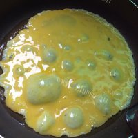 咸甜适中的韭菜鸡蛋煎饺做法图解2)
