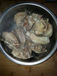 自制炖鸡腿做法图解3)