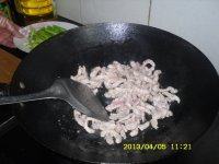 好吃的肉丝蒜苔做法图解4)