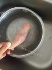 在家用微波炉烤红薯做法图解3)