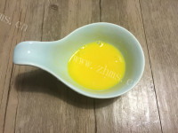 自制广式莲蓉蛋黄月饼做法图解10)