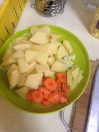 家常菜土豆炖牛肉做法图解1)