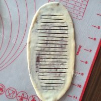 特下饭的豆沙面包做法图解5)