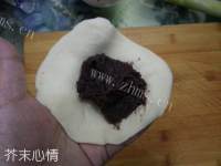 自制奶香豆沙包做法图解4)
