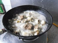 好吃的排骨烩莲藕做法图解8)