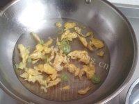 在家做的菠菜鸡蛋汤做法图解6)