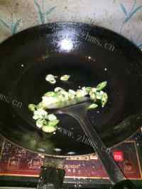 家常菜肉片菜花做法图解2)