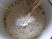 自制鸡蛋小麻花做法图解2)